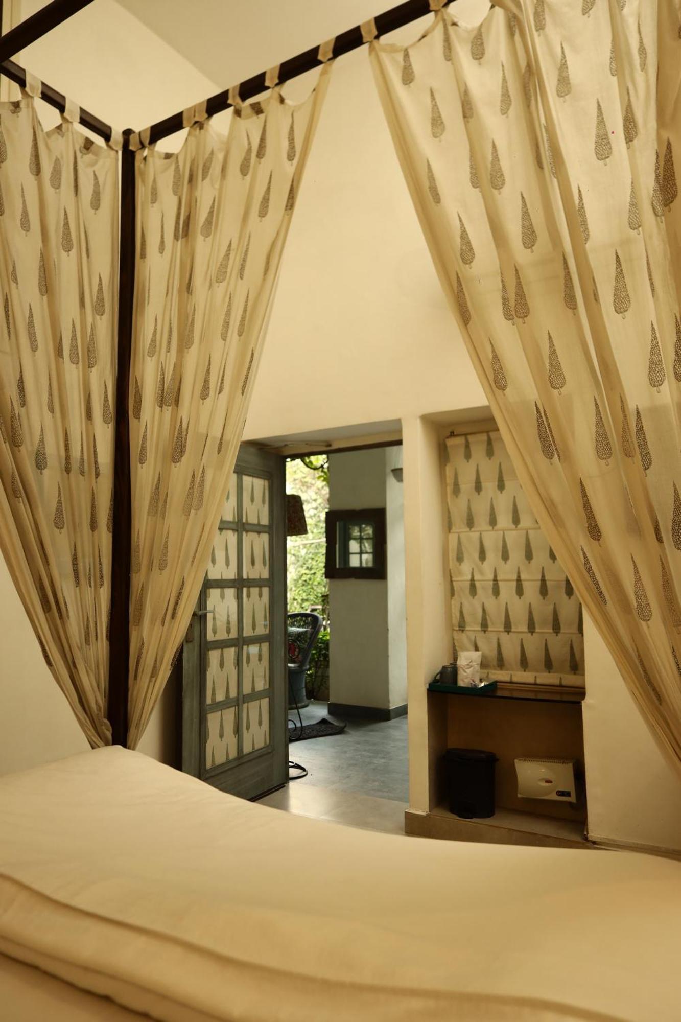 The Bougainvillea Bed & Breakfast อัมริตสา ภายนอก รูปภาพ