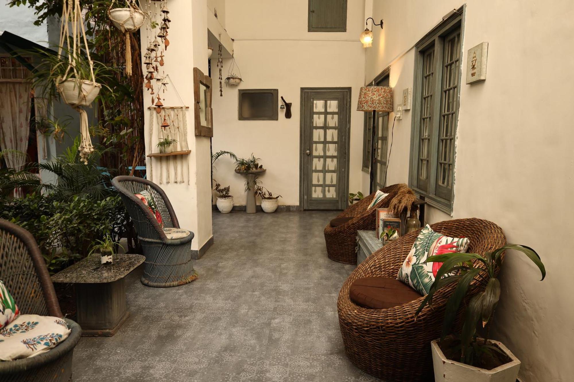 The Bougainvillea Bed & Breakfast อัมริตสา ภายนอก รูปภาพ