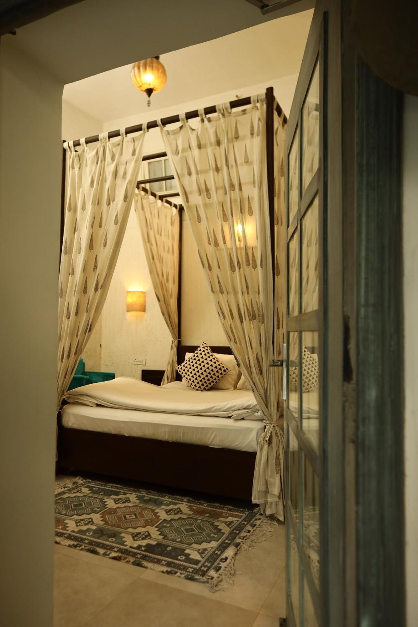 The Bougainvillea Bed & Breakfast อัมริตสา ภายนอก รูปภาพ
