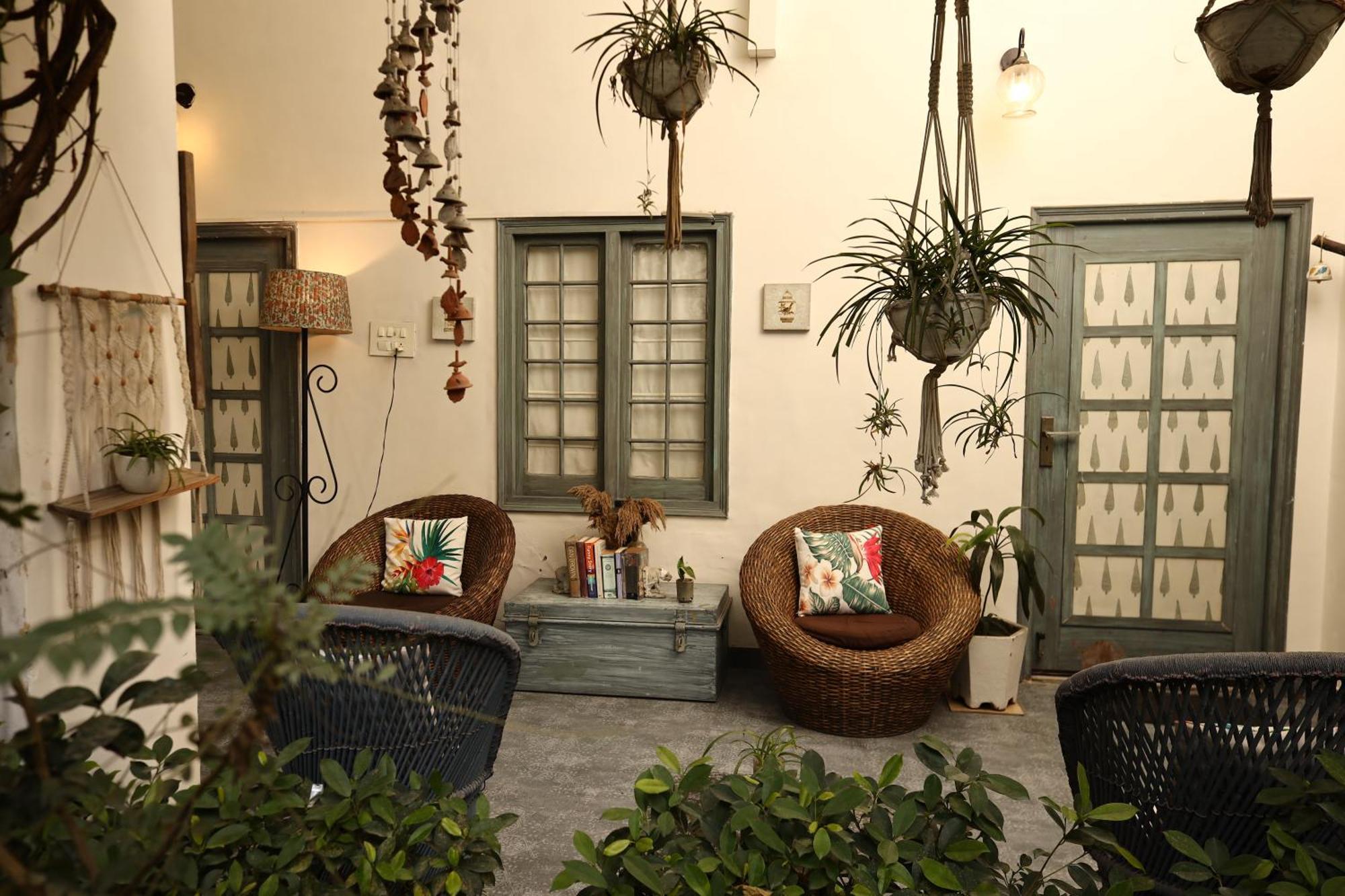 The Bougainvillea Bed & Breakfast อัมริตสา ภายนอก รูปภาพ